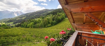 Apartment 'A' with Mountain View, Balcony and Wi-Fi