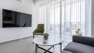 Studio Deluks (402) | Area keluarga | Smart TV, Netflix, dan layanan streaming