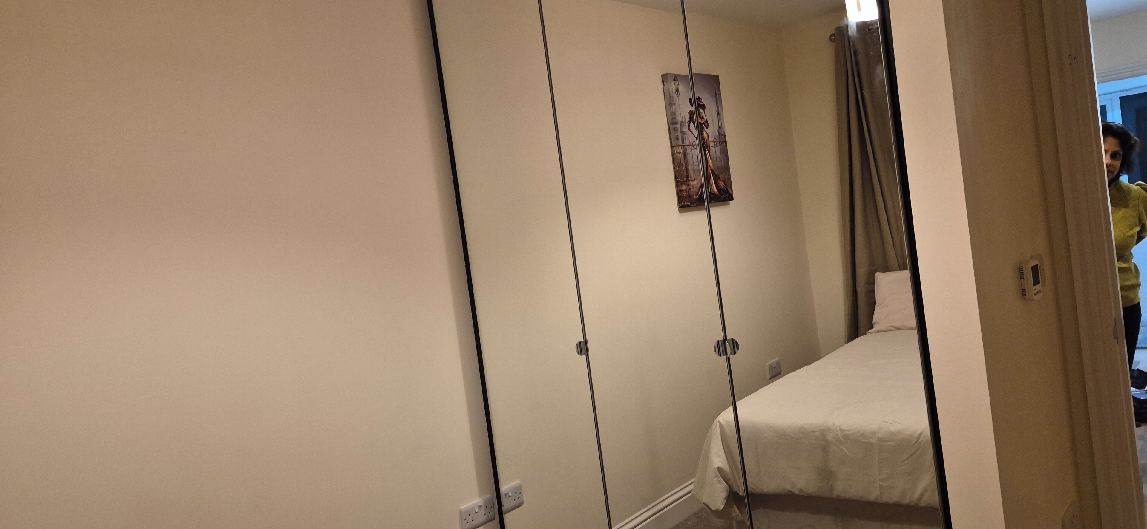 Iron/ironing board, free WiFi, bed sheets