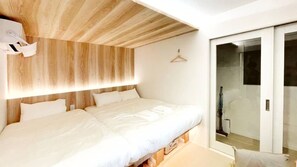 Room - Vrbo Property (大阪市)