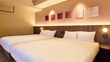 Decoración personalizada, muebles diferentes y cortinas blackout