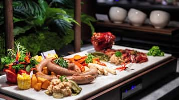 Daily buffet breakfast for a fee