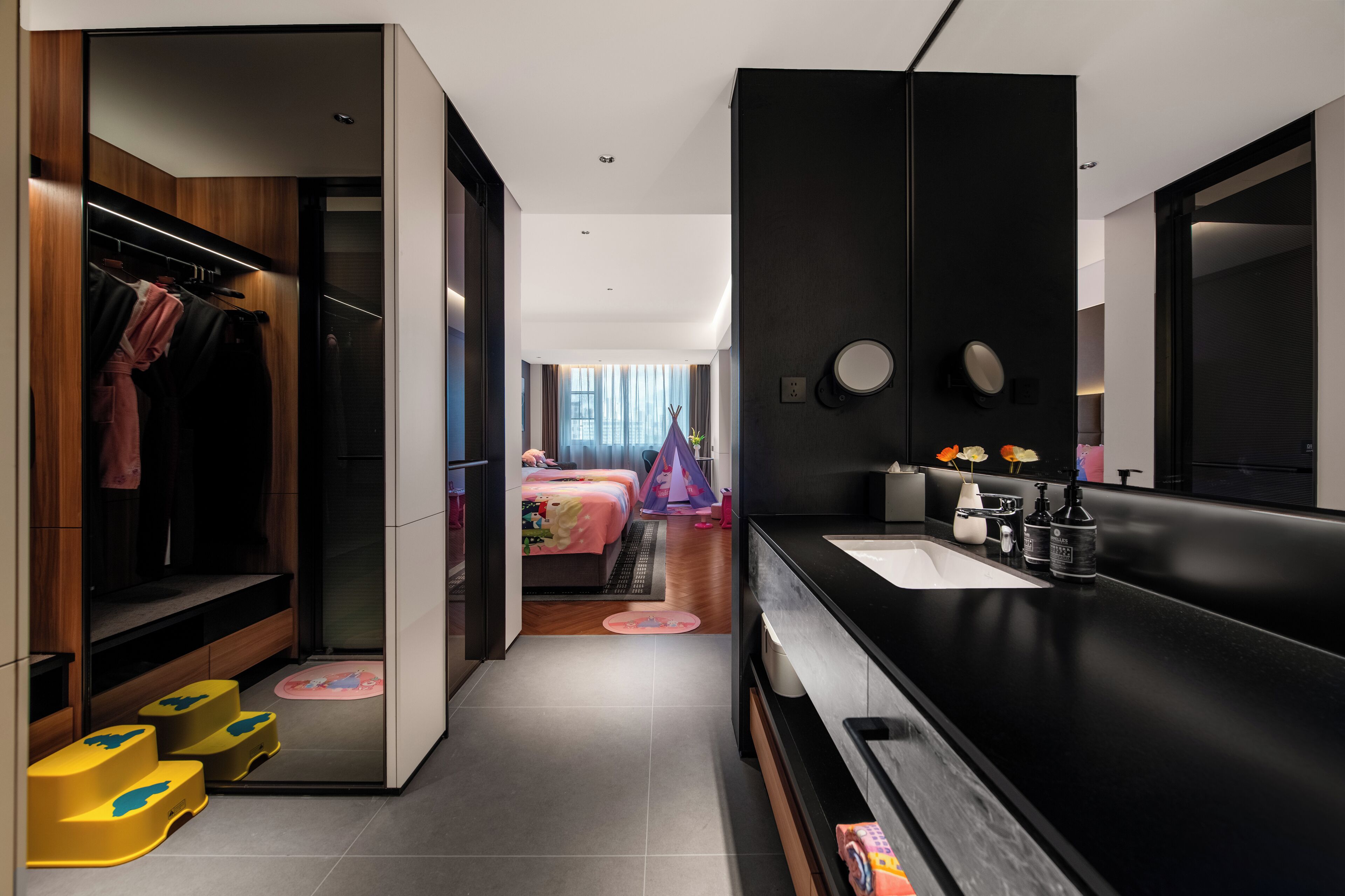 Family Twin Room | Premium bedding, down comforters, memory foam beds, minibar