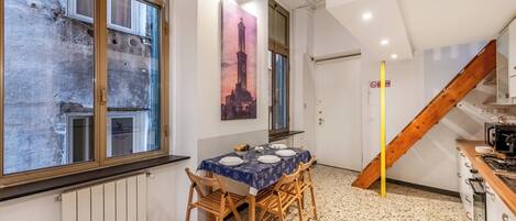Family Apartment, 2 Bedrooms, Microwave (Da Stefano Historical Center 5 min to) | Dining