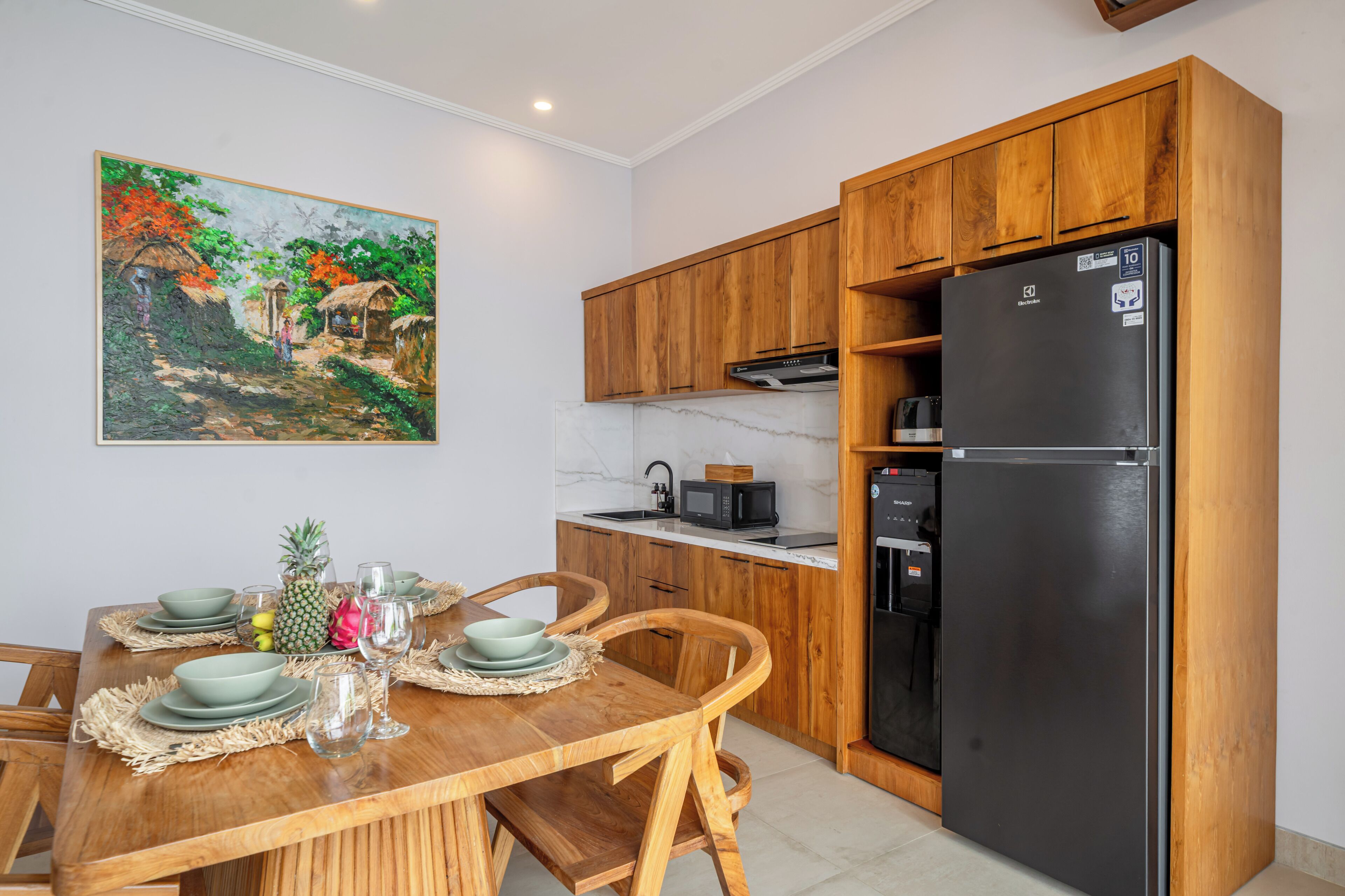 Villa Premier, 3 habitaciones, vista a la alberca | Cocina privada | Condimentos, artículos de limpieza ecológicos y toallas de papel 