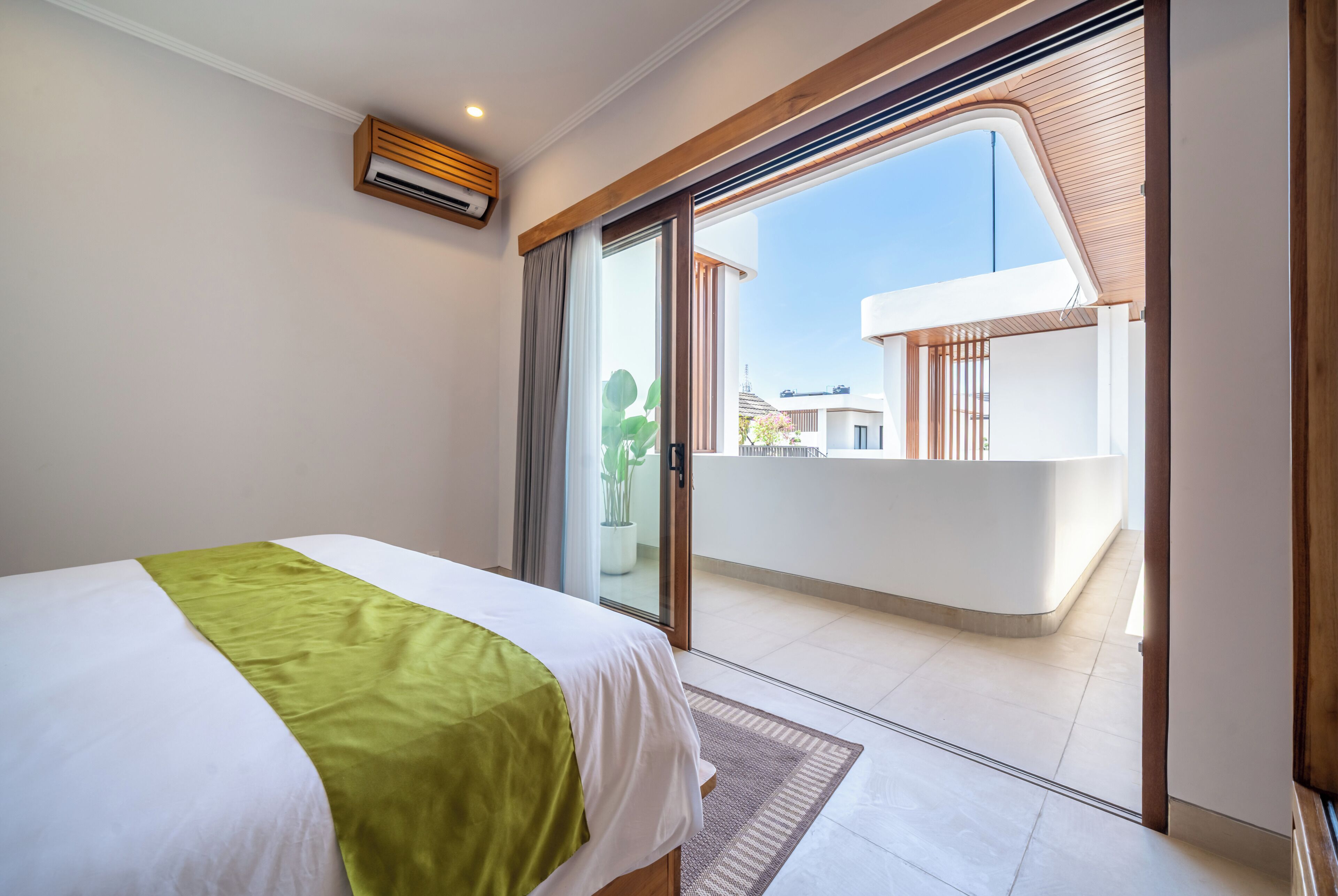 Egyptian cotton sheets, premium bedding, in-room safe