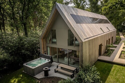 Woodz Lodges - Lodge with Jacuzzi | 8p