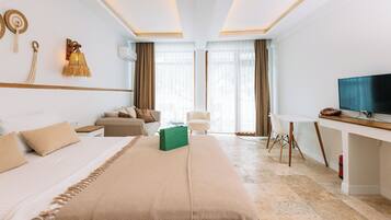 Suite Deluxe, vista al mar | Wifi gratis