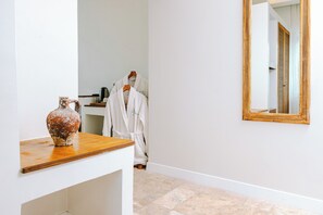 Suite Deluxe, vistas al mar | Interior