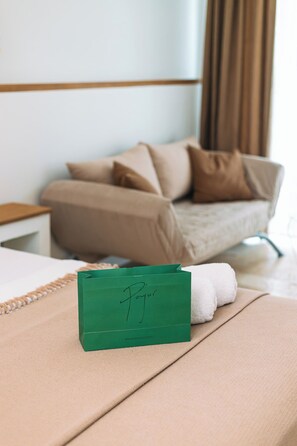 Suite Deluxe, vistas al mar | Interior