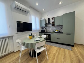 Dining - Vrbo Property (Palermo)