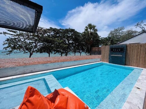 Dojo poolvilla beach resort