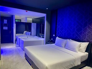 Deluxe with Jacuzzi | Desk, free WiFi - morph Bangkok Hotel (Bangkok)