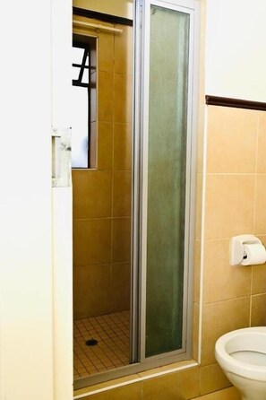 Shower, towels - Cozy Comfortable Apartment with pool (Akasia)