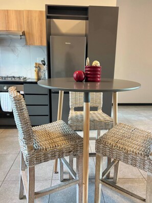 Dining - Amazing 1BR, 2Bath with River View in Waterfall (Midrand)