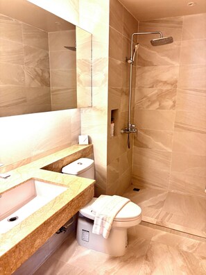 Shower, hair dryer, towels - Breezy Studio Aonang (Ao Nang)