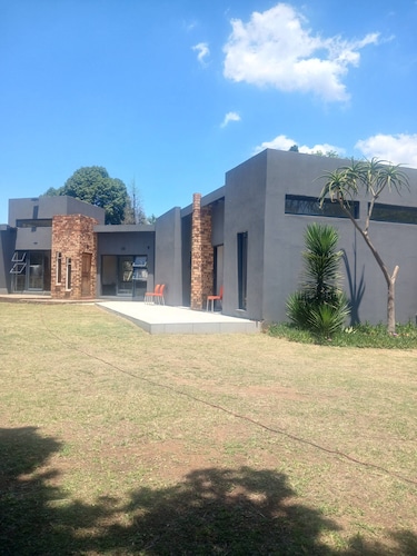 Serene Guest Room Retreat in Alberton, South Africa