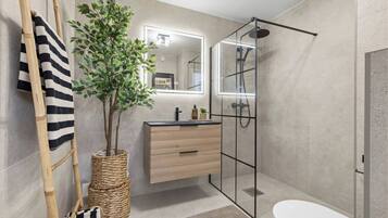 Shower, towels