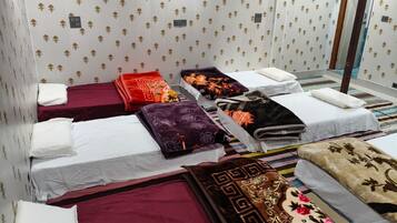 Standard Shared Dormitory, Balcony