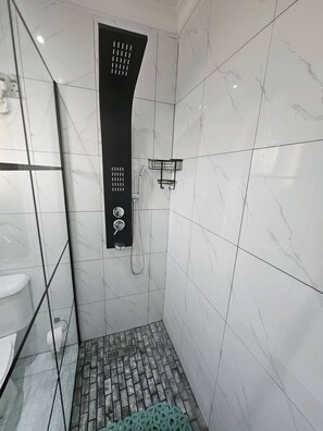 Talo, 1 makuuhuone, patio | Kylpyhuone