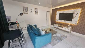 Hus, 1 soverom, terrasse | Oppholdsområde | Bøker