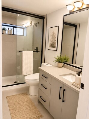 Shower, hair dryer, towels, soap - Cozy Modern 3BR 2Bath Suite | Parking + Laundry (Surrey)