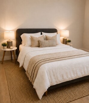 3 bedrooms, iron/ironing board, WiFi, bed sheets - Cozy Modern 3BR 2Bath Suite | Parking + Laundry (Surrey)