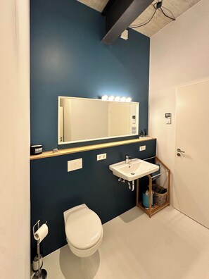 Bathroom - Vrbo Property (Sarstedt)