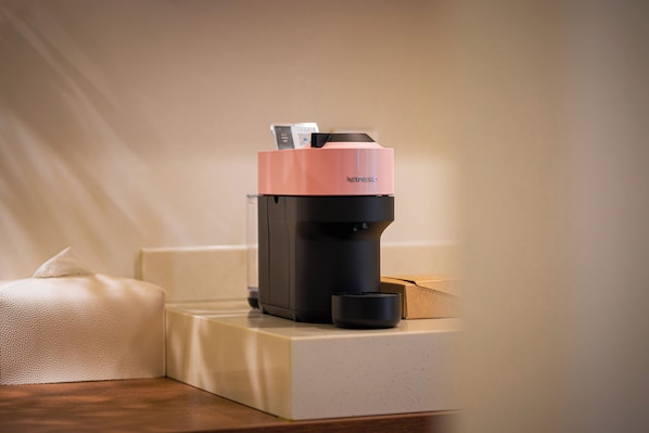 ห้องลักซ์ชัวรี่สวีท, ระเบียง, วิวเมือง | ผ้าม่านกันแสง, ห้องเก็บเสียง, Wi-Fi ฟรี