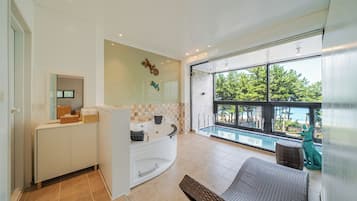 ๋ฒ ์ด์ง๋ฃธ, ์นจ์ค 1๊ฐ (Pool Villa 202 (Spa, Ocean View)) | 1 ๊ฐ์ ์นจ์ค, ๋ฌด๋ฃ WiFi