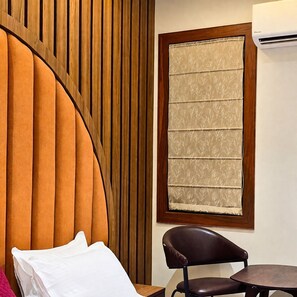 Superior Room, Balcony, City View | Interior