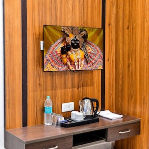 Deluxe Room, Balcony, City View | Interior - Hotel Aroma (Mathura)