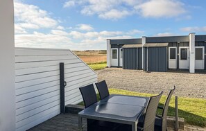 Outdoor dining - Amazing home in Vestervig with sauna (Vestervig)