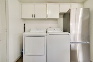 Interior - 2 Mi to AT&T Stadium! Double Unit Duplex (Arlington)