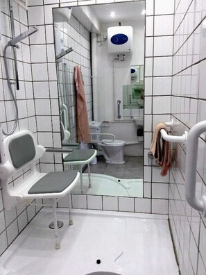 Dusche, Handtücher, Seife, Toilettenpapier