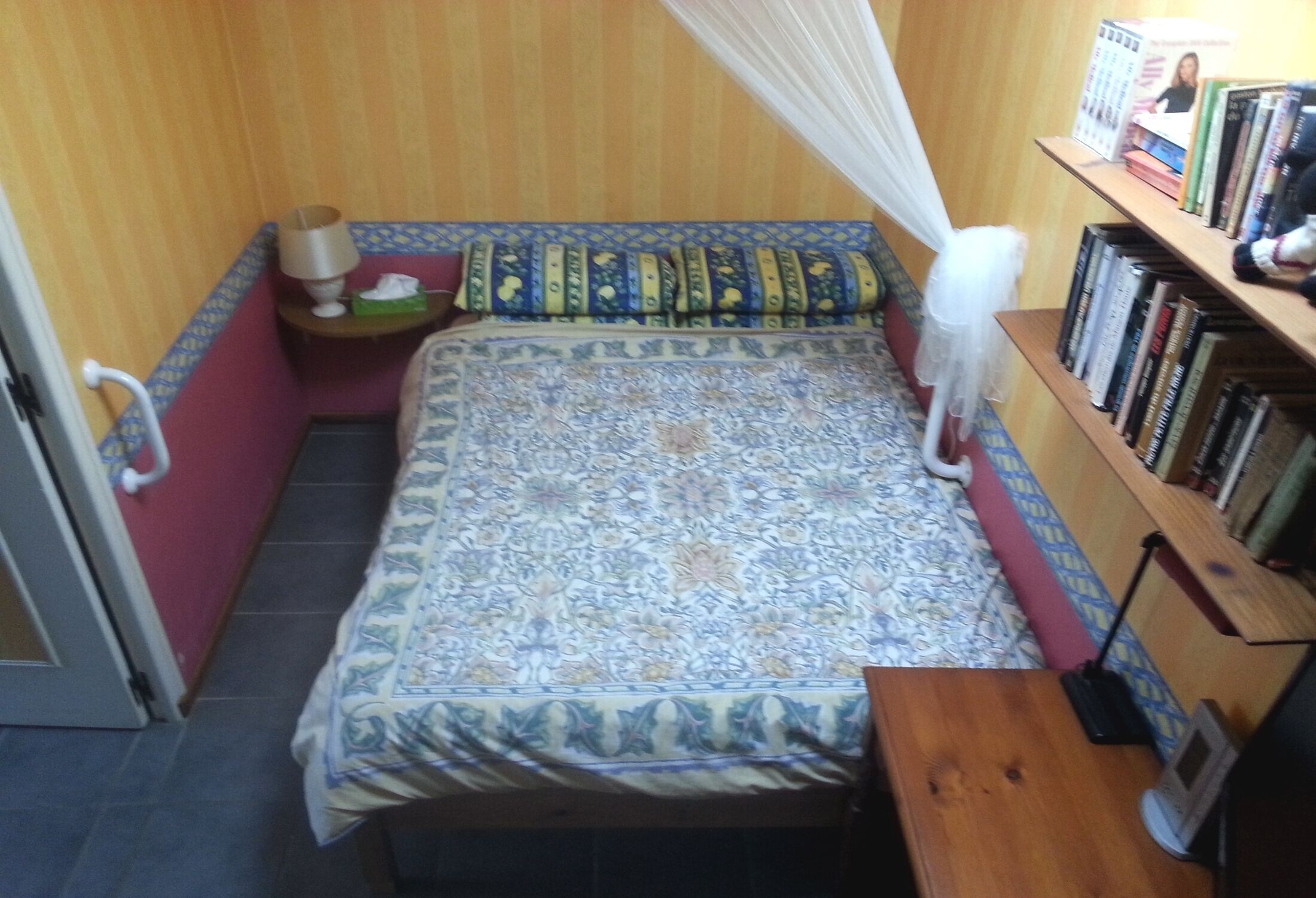 1 bedroom, bed sheets, wheelchair access