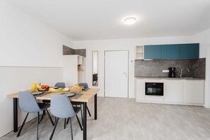 Dining - MEERholung apartment 2.8 with balcony, only 400 m to the sea - MEERholung (Cuxhaven)