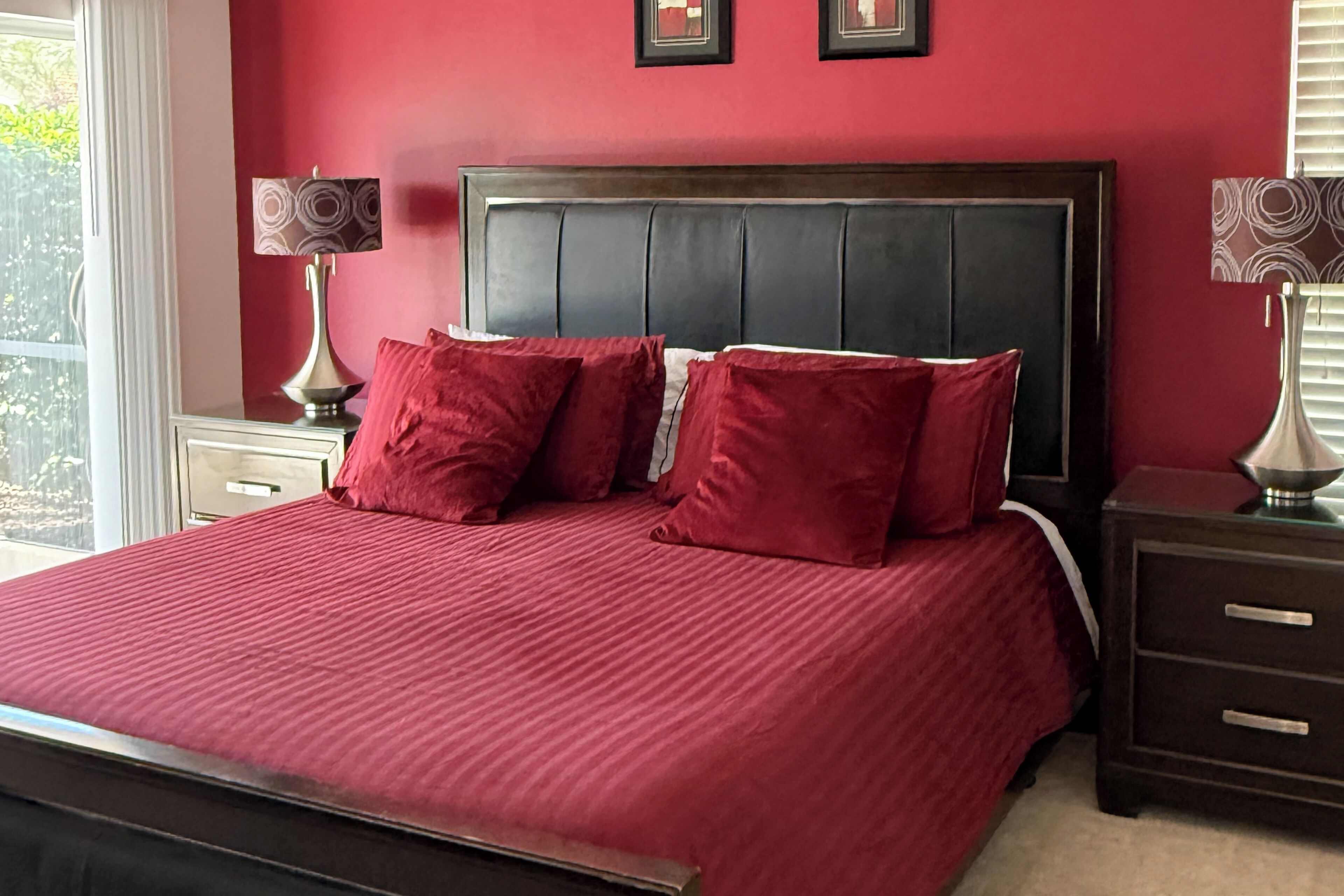 Iron/ironing board, Internet, bed sheets