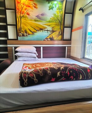 Free WiFi, bed sheets