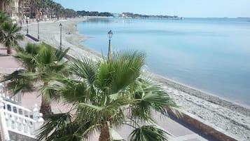 Nær stranden