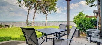 Double-Decker View of Grand Lake! Modern Townhome
