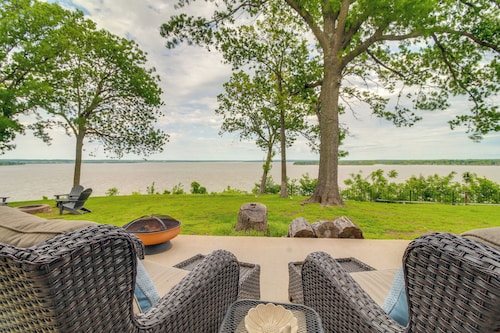 Water-View Patio, Near Golf! Port Duncan Retreat