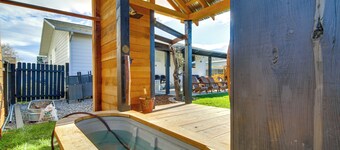 2 Units w/ Sauna & Cold Plunge! Belgrade Retreat