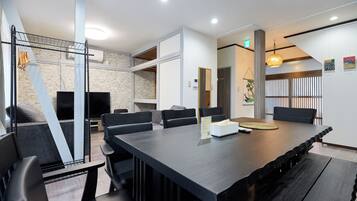 Family House, 2 Bedrooms, Non Smoking | Dining