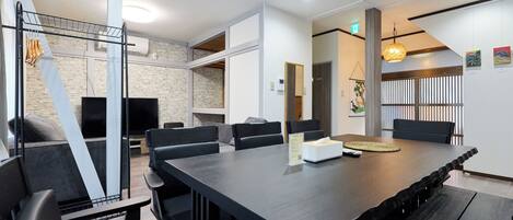 Family House, 2 Bedrooms, Non Smoking | Dining