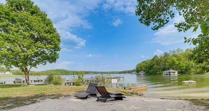 Hot Tub, Boat Slip & Arcade Games! Lake Anna Home