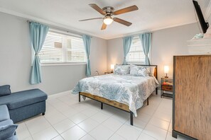 Iron/ironing board, Internet, bed sheets - Canal-Front Oasis in Hudson: Patio + Private Dock! (Hudson)
