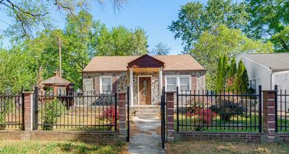 Walkable Riverdale Park Retreat w/ Gazebo!