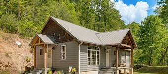 Leicester Retreat on 18 Acres w/ Fire Pit