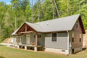 Exterior - On 18 Acres! Secluded Leicester Home w/ Fire Pit (Leicester)